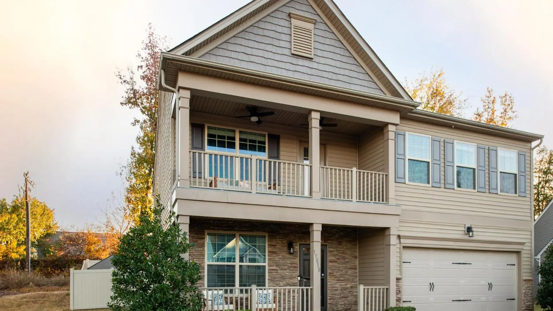 Near Clt Airport - 4Bd - Backyard - Balcony Villa Charlotte ABD