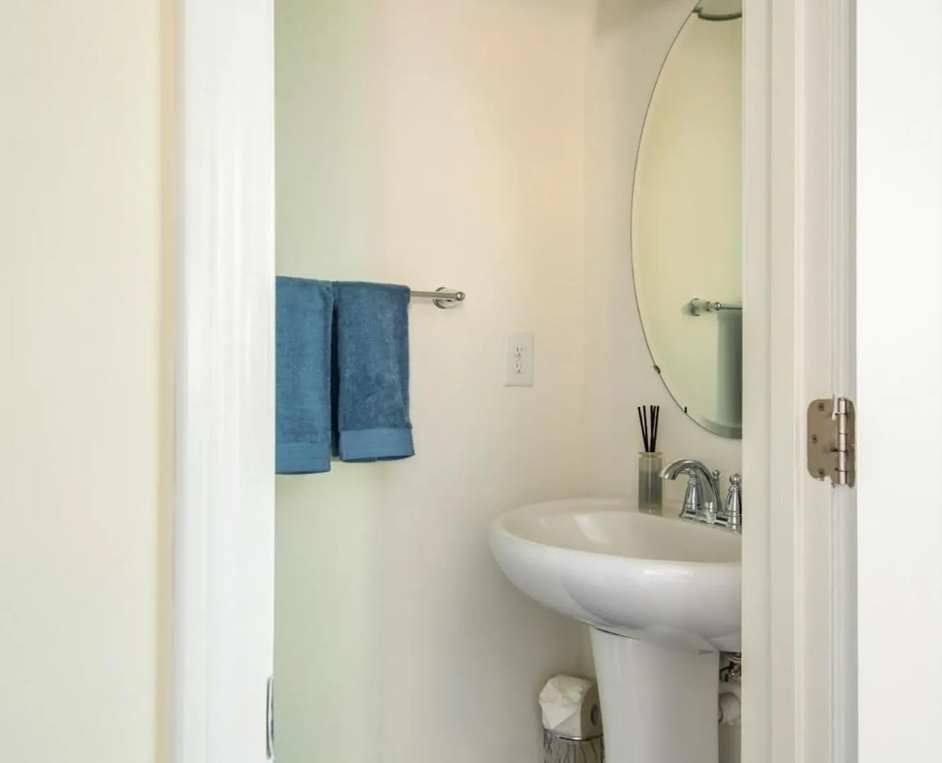 Near Clt Airport - 4Bd - Backyard - Balcony Villa Charlotte ABD