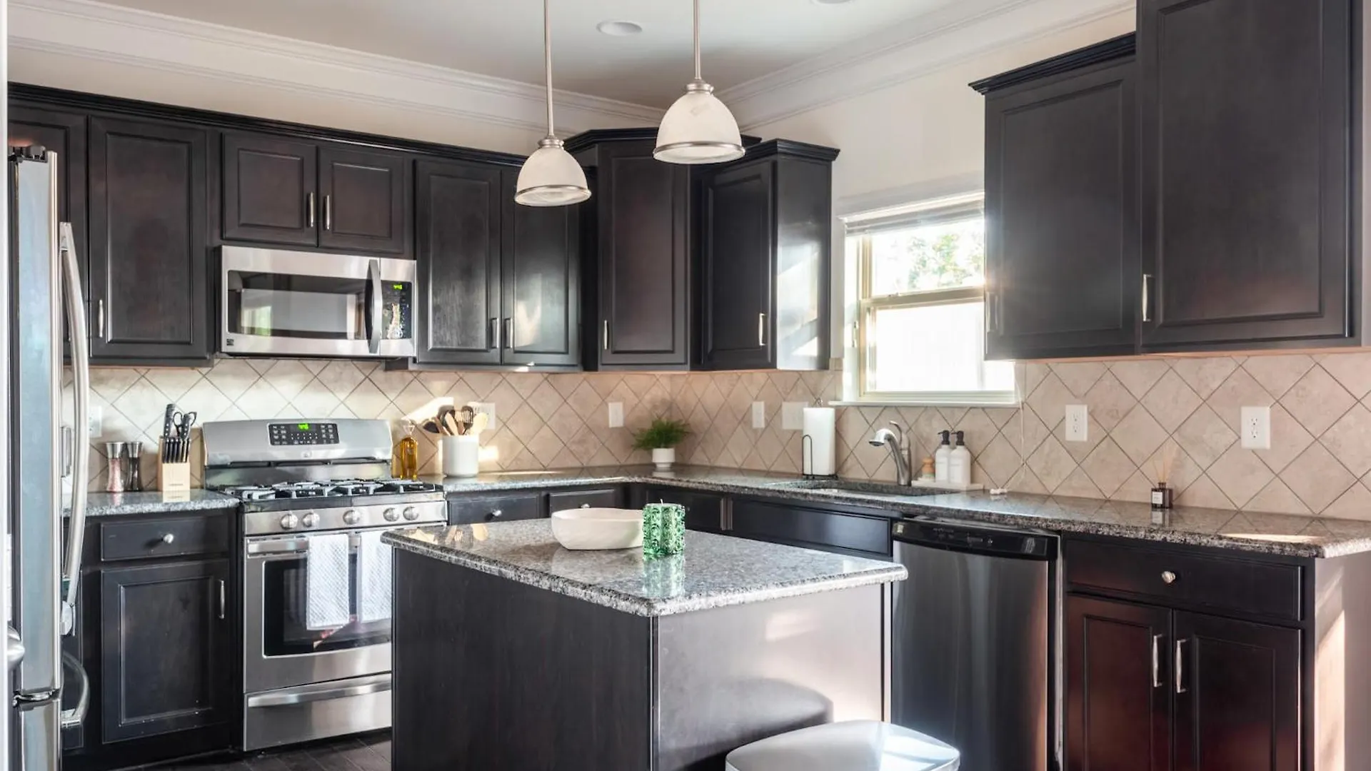 فيلا Near Clt Airport - 4Bd - Backyard - Balcony تشارلوت 0*,